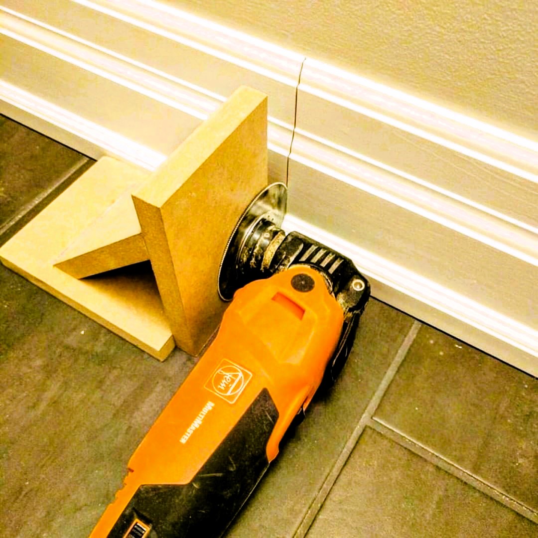 Plunge cuts using Oscillating Multi tool 776