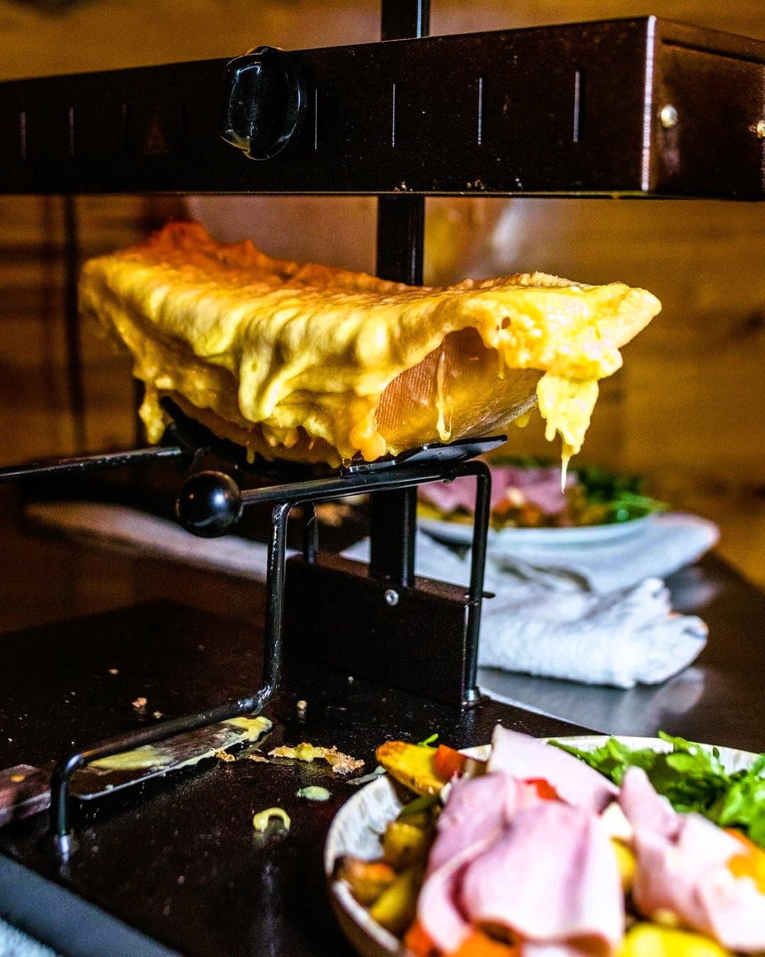 Raclette under heater 62
