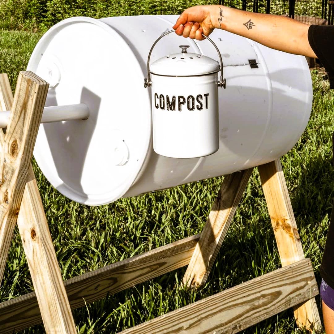 Diy compost tumbler from a white plastic barrel 758